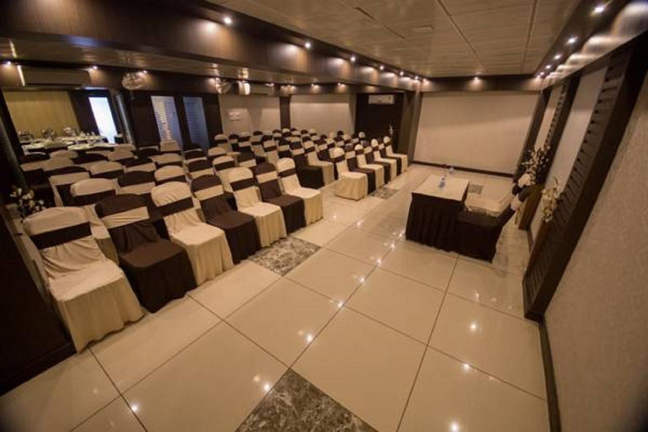Anr Hotels Lucknow Eksteriør bilde